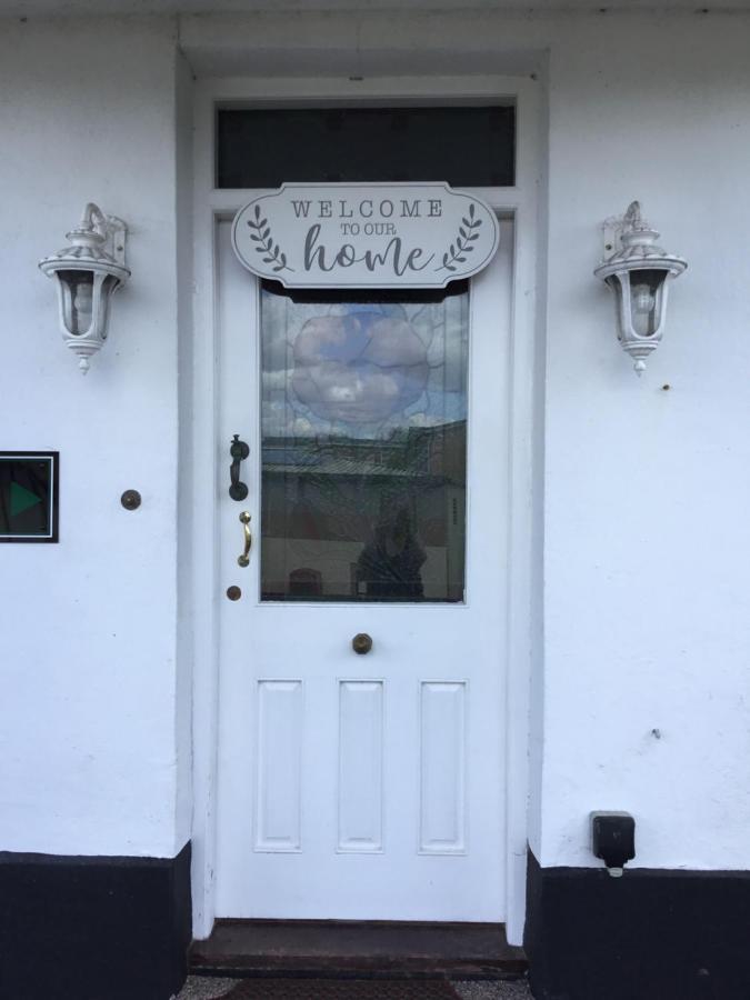 The Station Guest House Galmpton Exterior photo