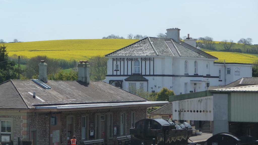 The Station Guest House Galmpton Exterior photo